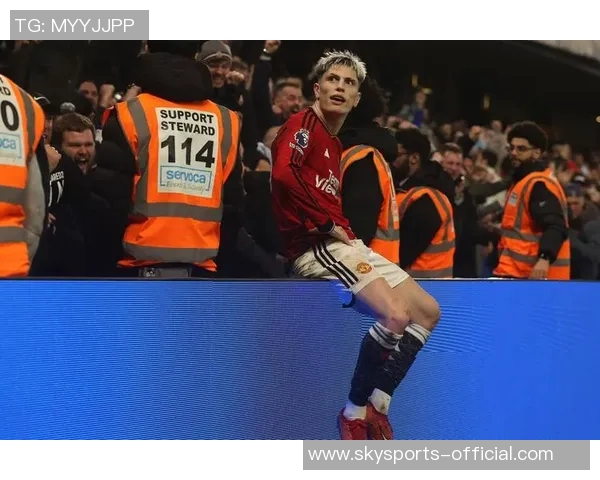 欧冠激战利物浦逆转切尔西帽子戏法引发争议判罚全场沸腾