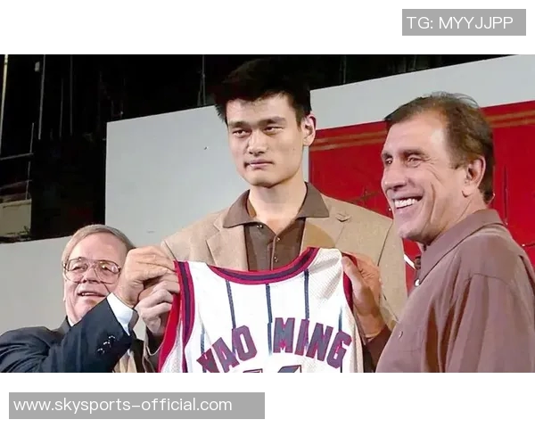 姚明队友贾的传奇篮球生涯与他在NBA的辉煌成就回顾