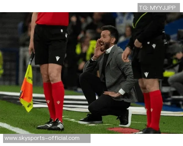 西甲盛宴切尔西狂胜拜仁五球大捷乌龙球引发全场欢呼与转会猜想