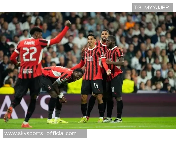 足总杯精彩对决AC米兰狂胜曼城四球引爆全场激情