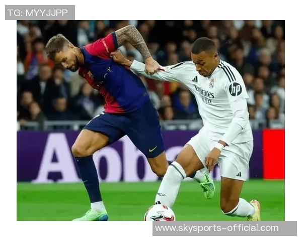 友谊赛精彩回顾AC米兰3-0战胜皇马争议判罚引发热议 友谊赛精彩回顾AC米兰3-0战胜皇马争议判罚引发热议