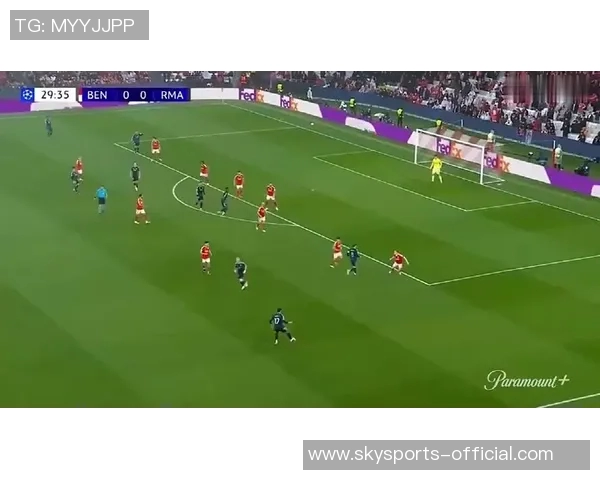 德甲激战：本菲卡与利物浦战成平局绝杀瞬间引发全场狂欢